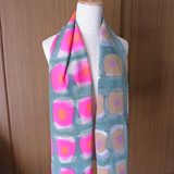 ピンクと黄土色のシルクストール